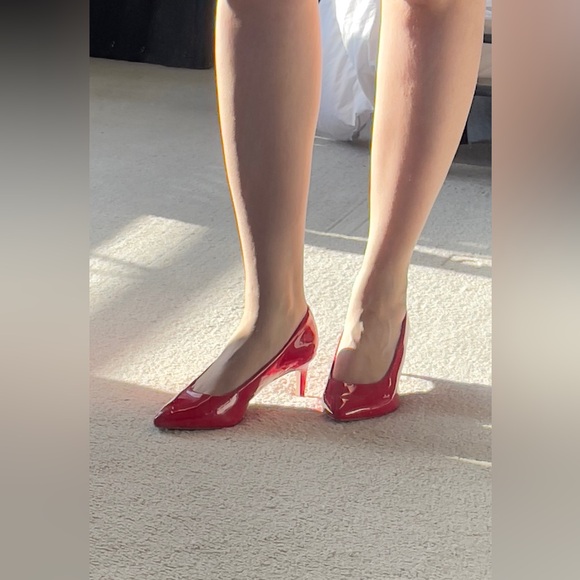 Stradivarius size 37 bright red patent leather kitten heel pumps - Picture 11 of 11